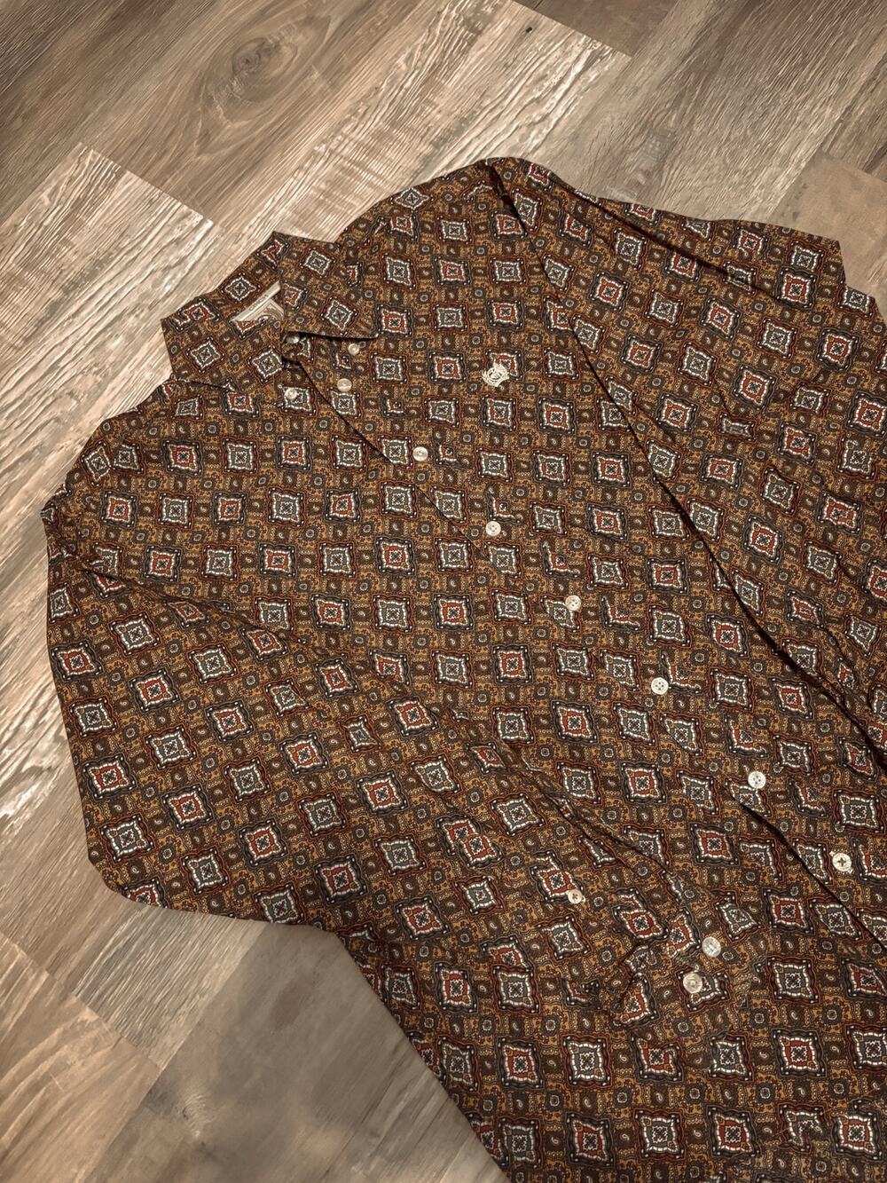 diamond paisley cinch button up shirt